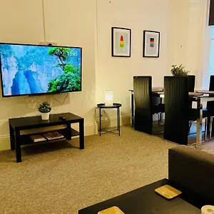 https://the-sand-bank-flat-1-abchurch-chambers-bh1.tophotelsbath.com